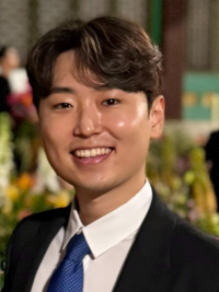 UkJin Lee
